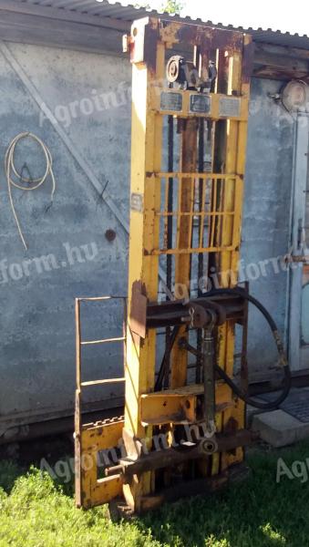 Forklift tower, pallet fork, tractor converted to 3 points