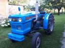 Tractor mic japonez Hinomoto de 16 CP cu freză