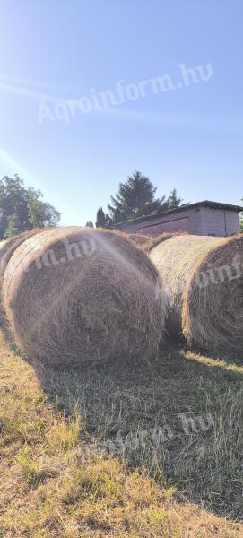 Bale round bale hay