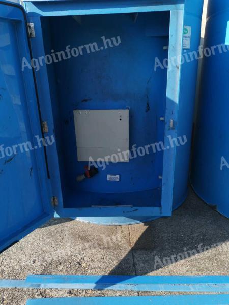 Iskorišteni AdBlue spremnik od 5000 litara