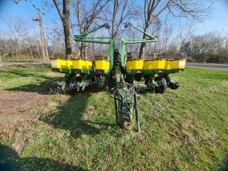 John Deere 1760 12-redna sijačica