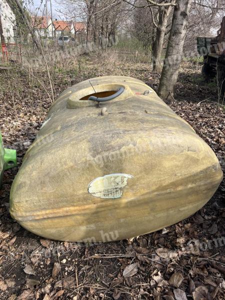 2000 Liter Spritztank zu verkaufen