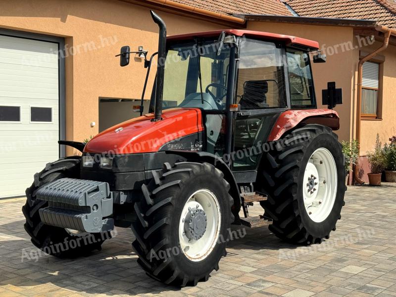 Traktor New Holland L85