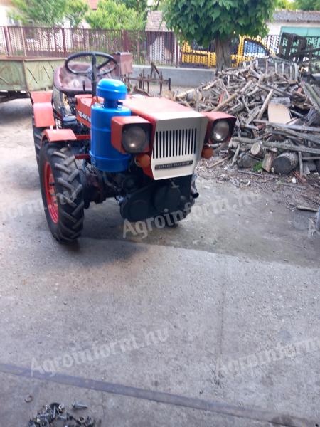 Záhradný traktor TZ4K MT8 malotraktor poľnohospodársky stroj