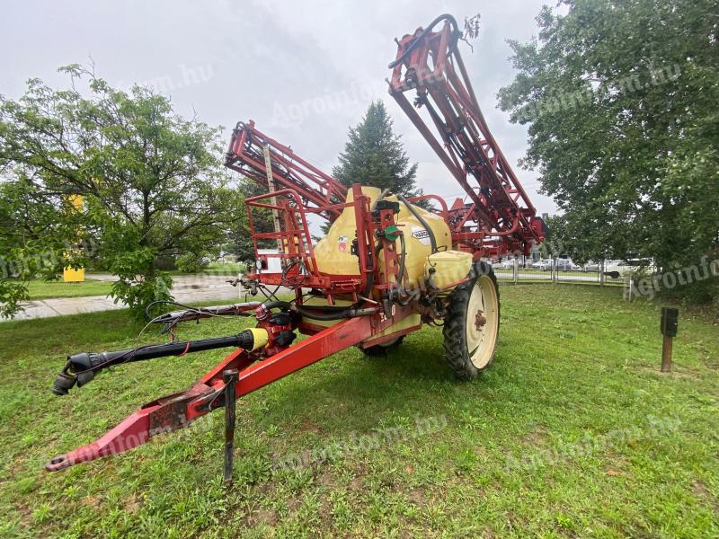 Hardi Commander 2800/18 szántóföldi vontatott permetezőgép