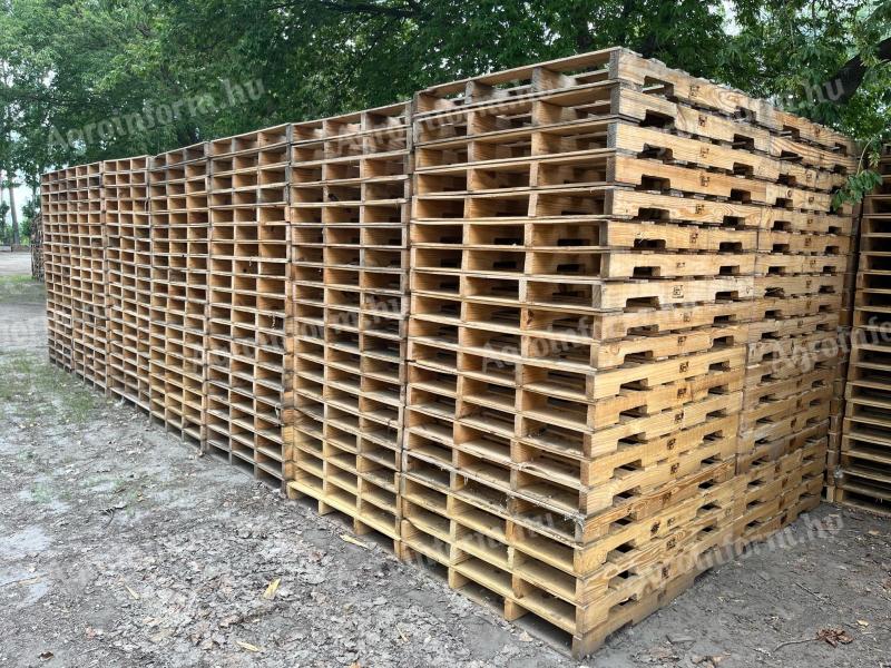 Used large pallets