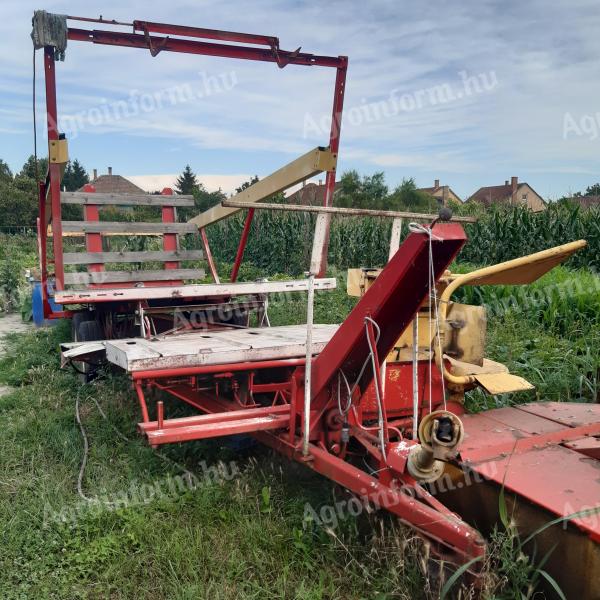 New Holland 1006C, mali kombajn za bale