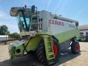 Claas Lexion 440 combine harvester with grain table and cutting table trolley