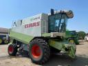 Combina Claas Lexion 440 cu masă de cereale și cărucior cu masă de tăiere