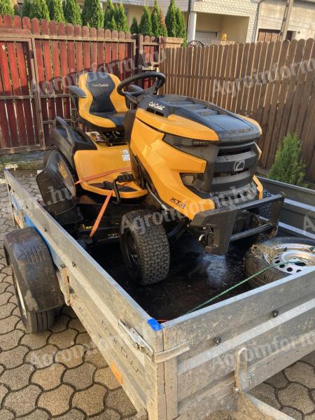 Lawn tractor Cub Cadet XT3