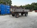 Two-axle tipper trailer