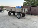 Two-axle tipper trailer