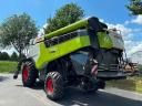 Claas LEXION 6700 combine harvester