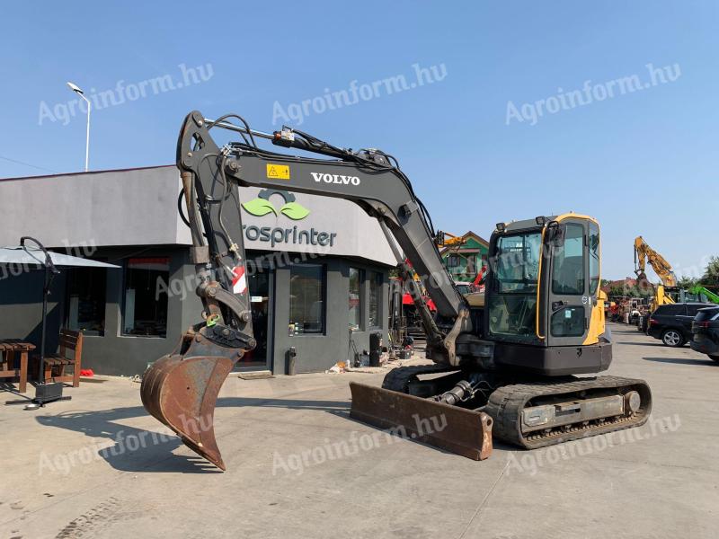 Excavator cu șenile de cauciuc Volvo ECR88D