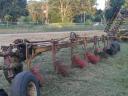 Used condition IH plough for sale