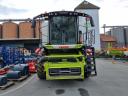 Claas Lexion 6800 combine harvester