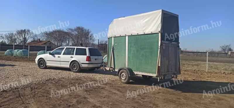 Horse/livestock transporter