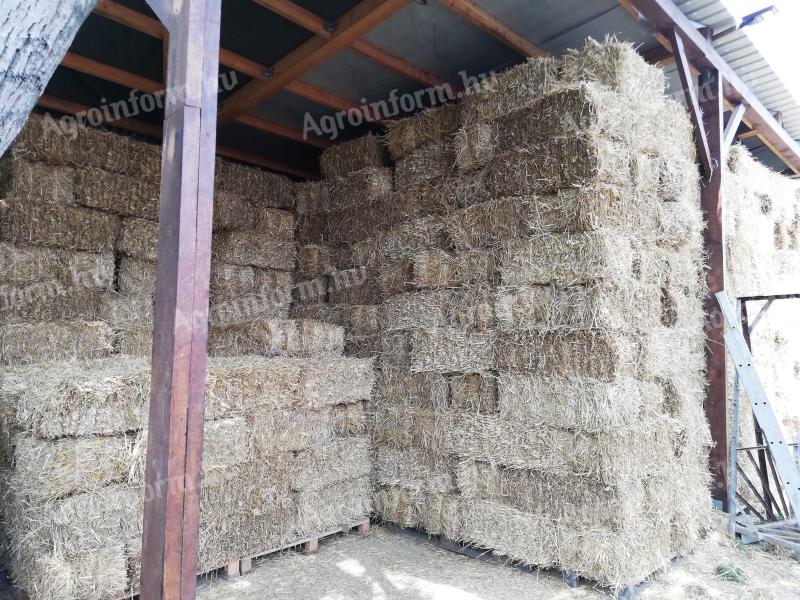 Small straw bale for sale