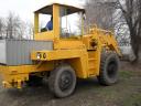 Loading machine UN 050 for sale