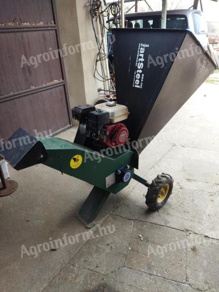 Artsteel BMA-300 Honda motorized branch chipper