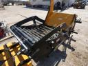 Hydraulic bale extractor with 180° manual loading / EM-BALEROLLER-SPREADER-HYDR