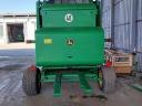 John Deere 582 baler