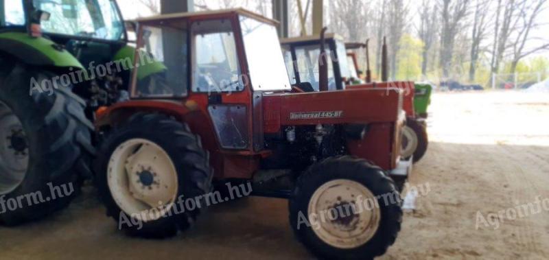 Tractor Universal 445