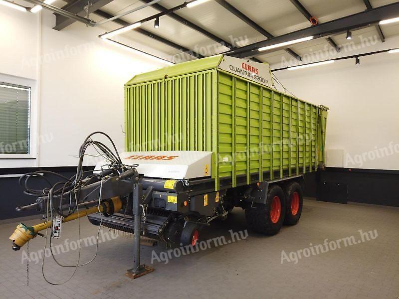 CLAAS QUANTUM 3800P clearing trailer