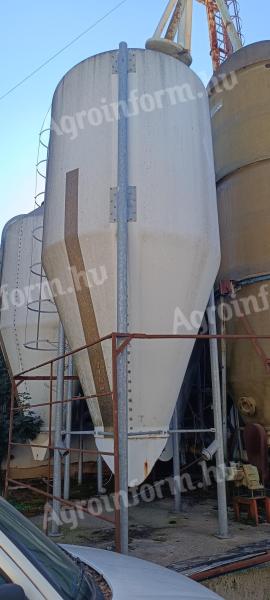 Crop storage silo