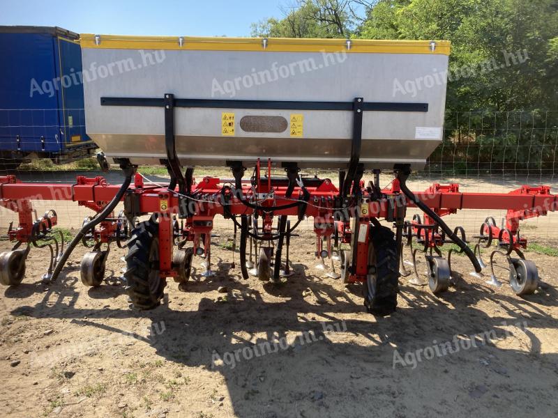 For sale a Matermacc Unica PVI 6 row row cultivator with 1000 l fertilizer tank