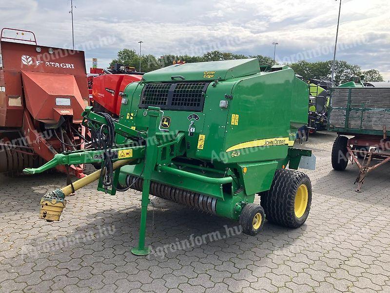 John Deere 623 Multi-Crop baler