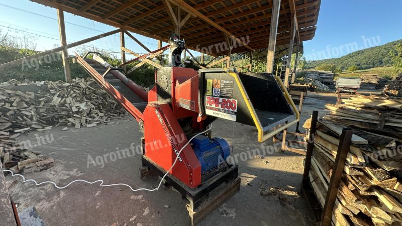 Remet CNC RPE-200 branch chipper for sale, exchangeable for firewood