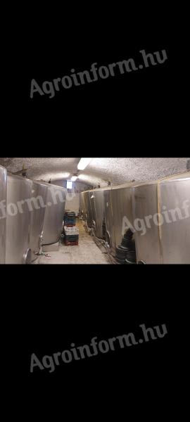 Wine tanks and machinery