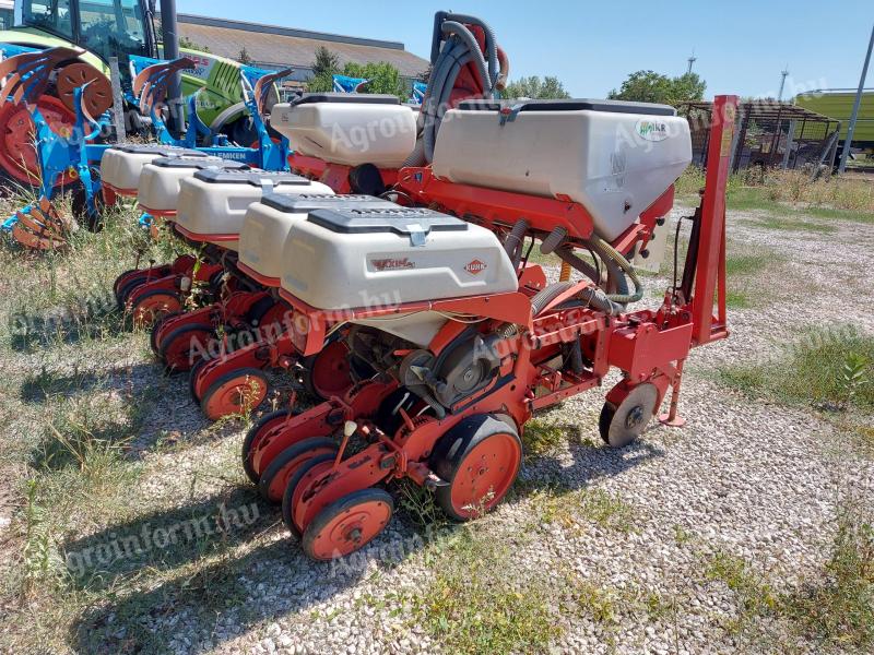 KUHN MAXIMA 6řádkový teleskopický secí stroj + hnojivo + granule, velmi dobrý stav