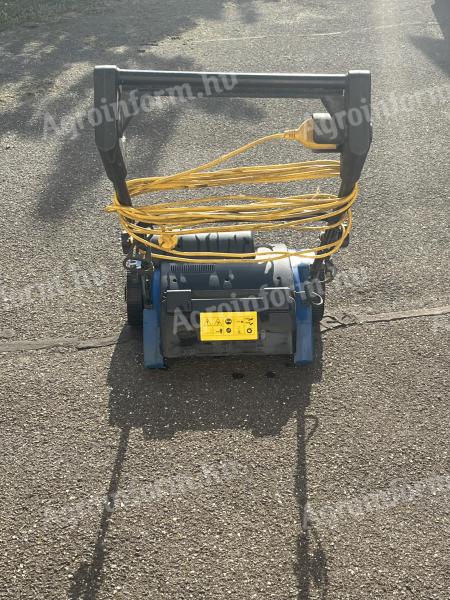 Grass aerator