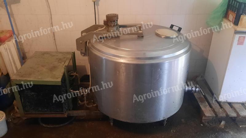 Milk cooler for sale