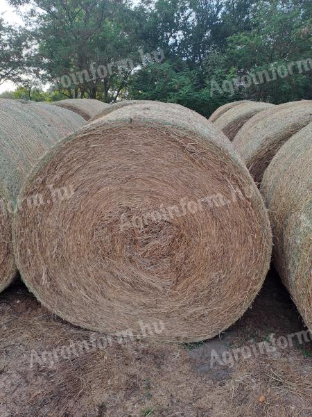 Reticulated round bale