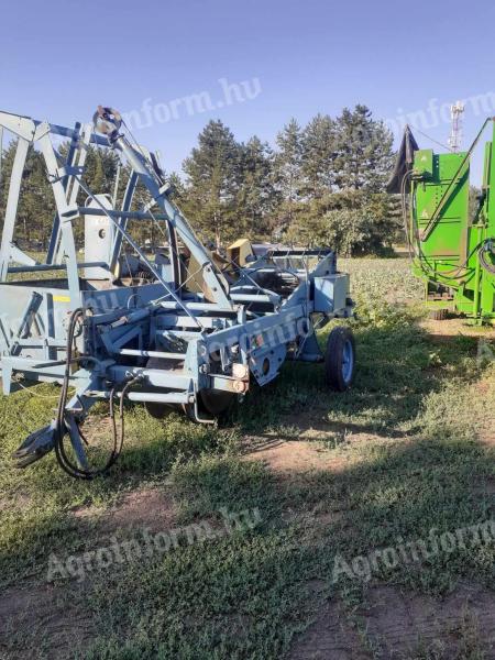 Potato harvester Potato harvester Z642 Karlik