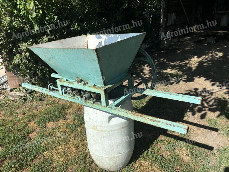 Grape crusher for sale