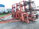 Rotary tine seedbed preparation steering wheel