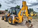 JCB 4CX combi loader