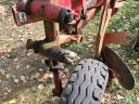 IH 5 head plough for sale