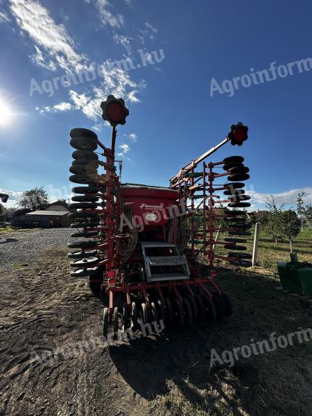 KVERNELAND TS EVO 6000 pneumatic grain planter, direct seeder