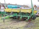 John Deere 1750 Seeder