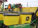 John Deere 1750 Seeder