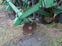 John Deere 1750 Seeder