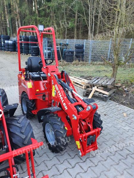 Thaler 1220 yard wheel loader, also for German tender