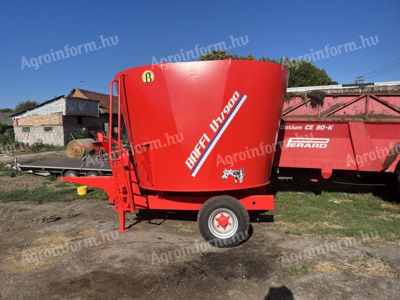 Feeding trolley, feed dispenser