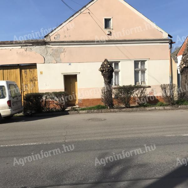 House for sale in Makó, on Megyeház street