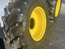 John Deere wheel set